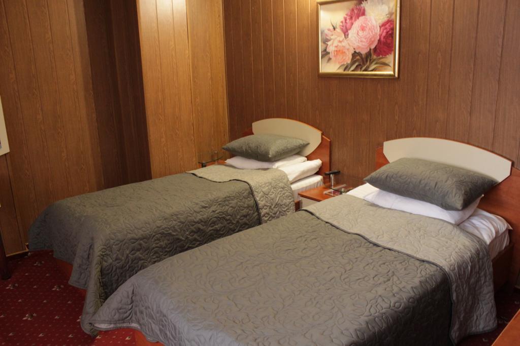 צ'רנוביץ Kaiser Hotel חדר תמונה