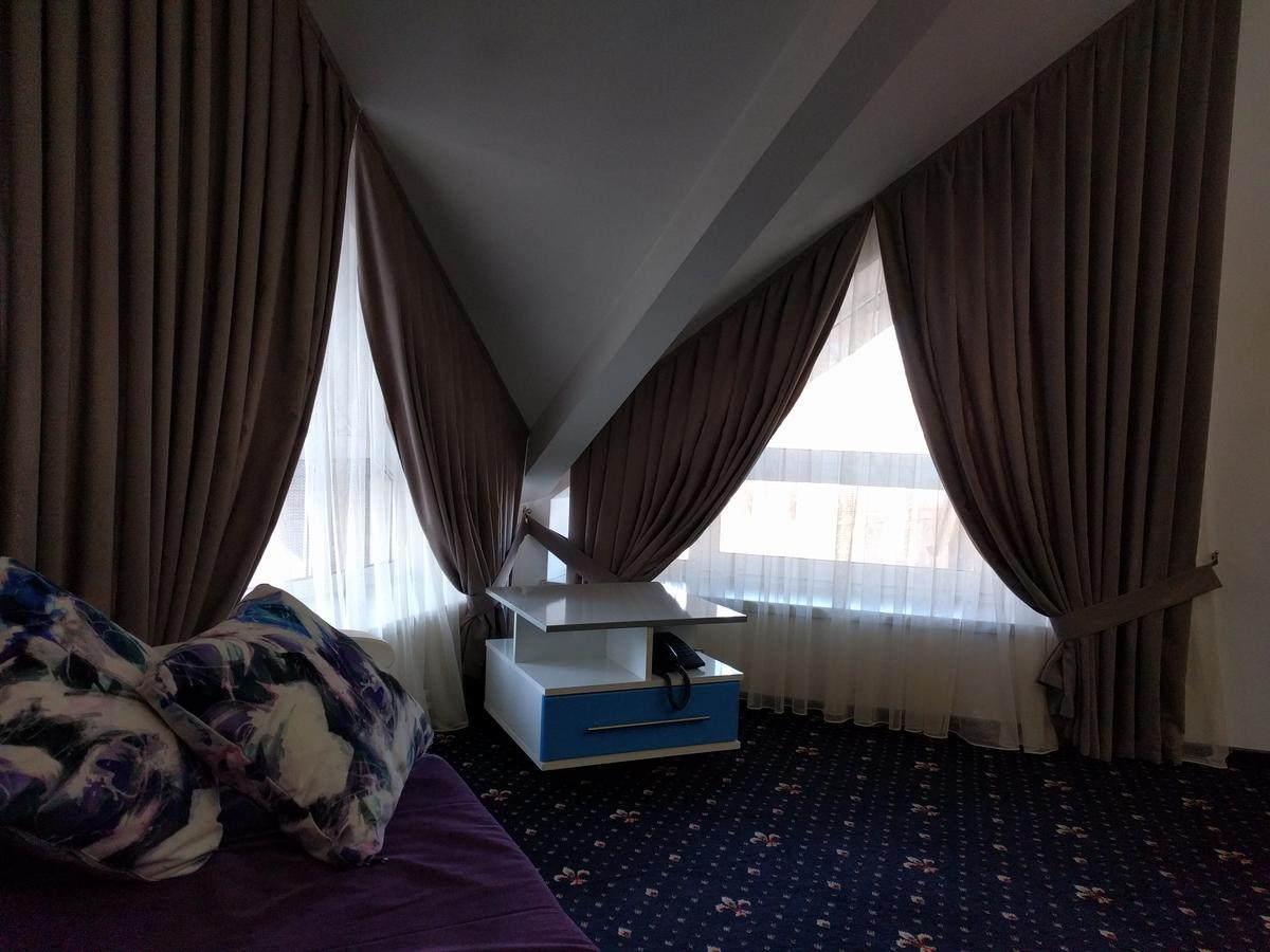 צ'רנוביץ Kaiser Hotel מראה חיצוני תמונה
